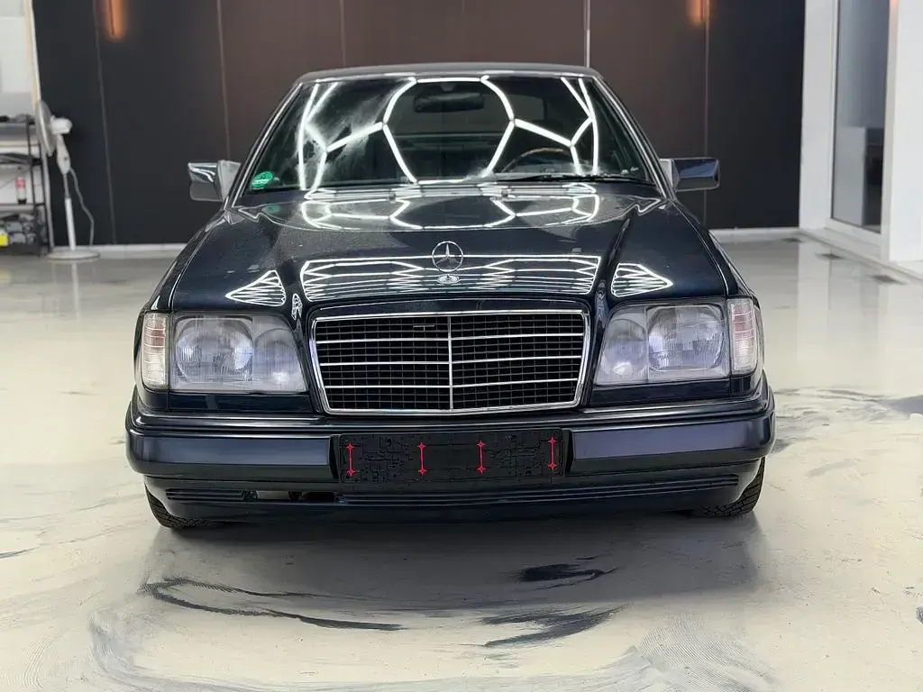 Second-hand Mercedes E220 150 CP (110 kW) 1997 Negru Cabrio