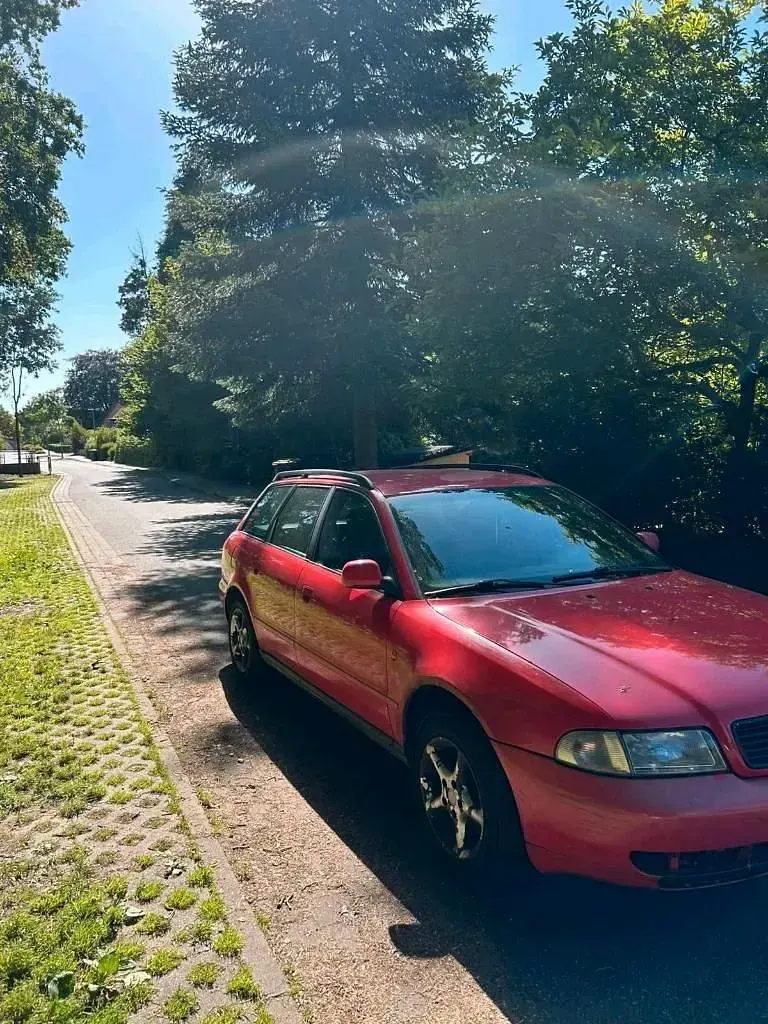 Gebraucht Audi A4 100 PS (73 kW) 1999 Rot Kombi