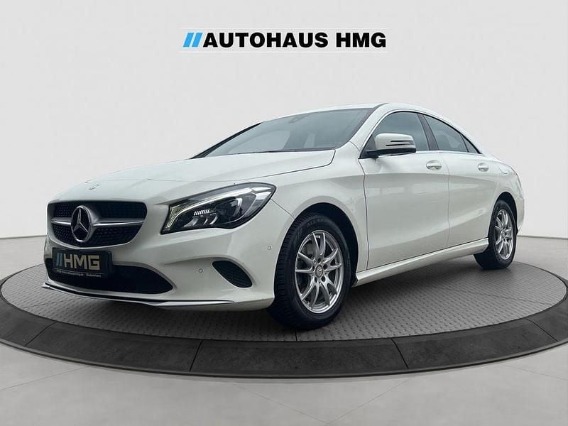 Gebraucht Mercedes CLA180 122 PS (89 kW) 2016 Weiß Limousine