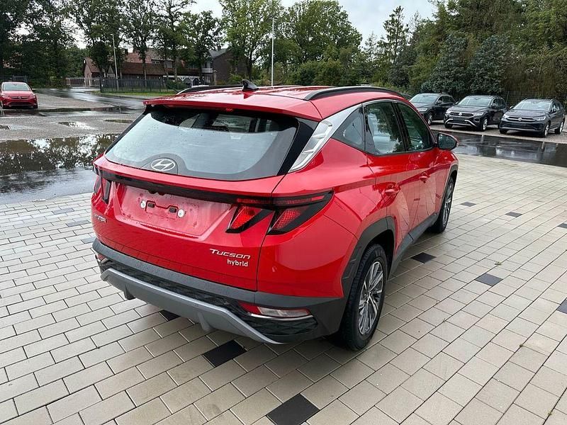 Gebraucht Hyundai Tucson 150 PS (110 kW) 2021 Rot SUV