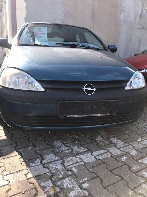 Grün Gebraucht 2001 Opel Corsa Limousine | 399 € (Superpreis) - Bild 1/4