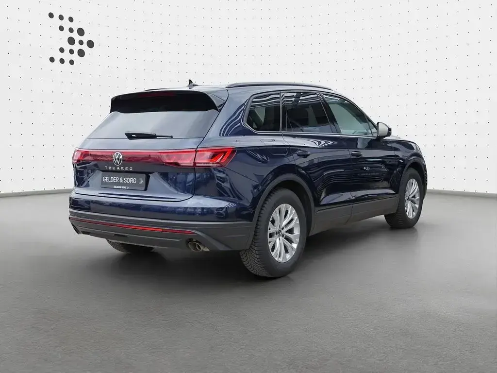 Gebraucht VW Touareg Basis 231 PS (169 kW) 2025 Meloe blue kristalleffekt SUV