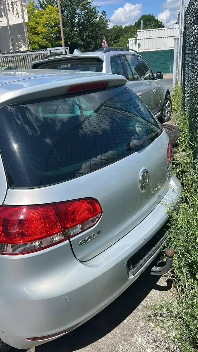 Gebraucht VW Golf VI 105 PS (77 kW) 2009 Silber Kleinwagen