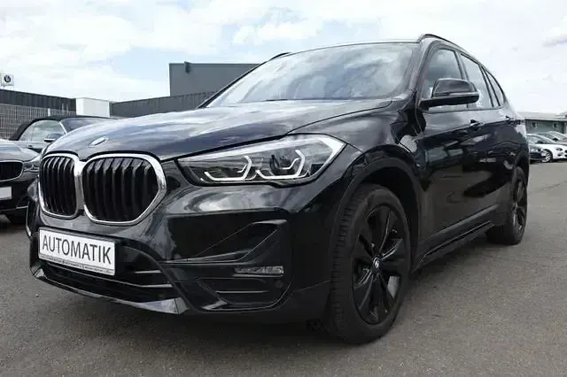 Gebraucht BMW X1 Sport Line 220 PS (161 kW) 2021 Schwarz SUV