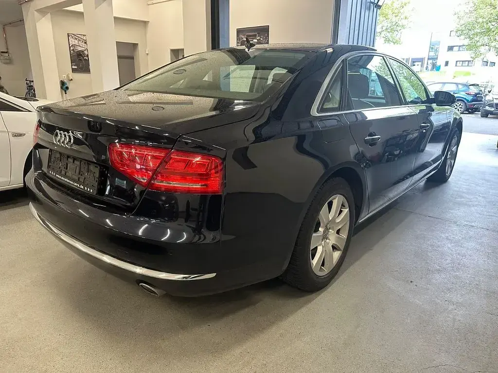 Gebraucht Audi A8L 351 PS (258 kW) 2011 Blau Limousine