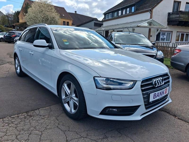 Gebraucht Audi A4 Ambition 170 PS (125 kW) 2015 Gletscherweiss Kombi