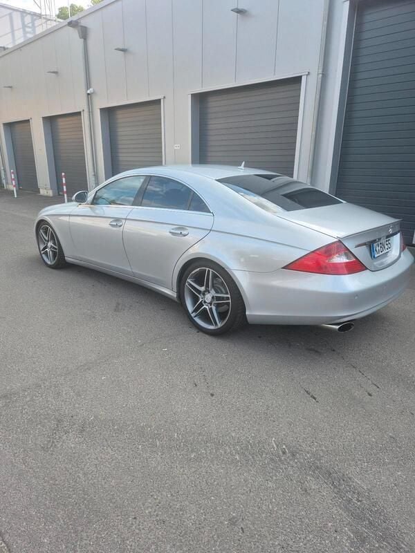 Silber Gebraucht 2006 Mercedes CLS320 Limousine | 7.800 € (Guter Preis) - Bild 1/4