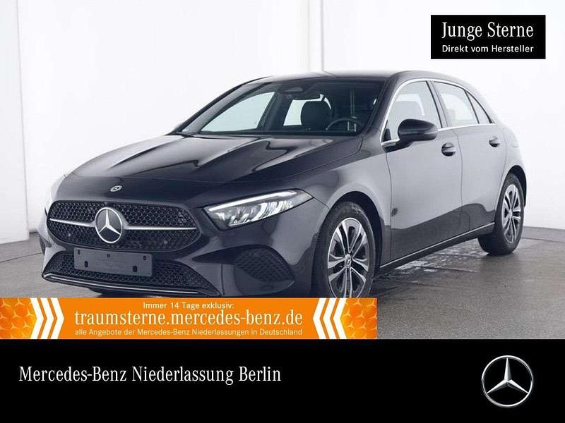 Schwarz Gebraucht 2024 Mercedes A200 Advanced Limousine | 30.890 € (Fairer Preis) - Bild 1/3