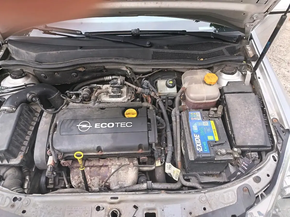 Gebraucht Opel Astra 115 PS (84 kW) 2008 Silber Kombi