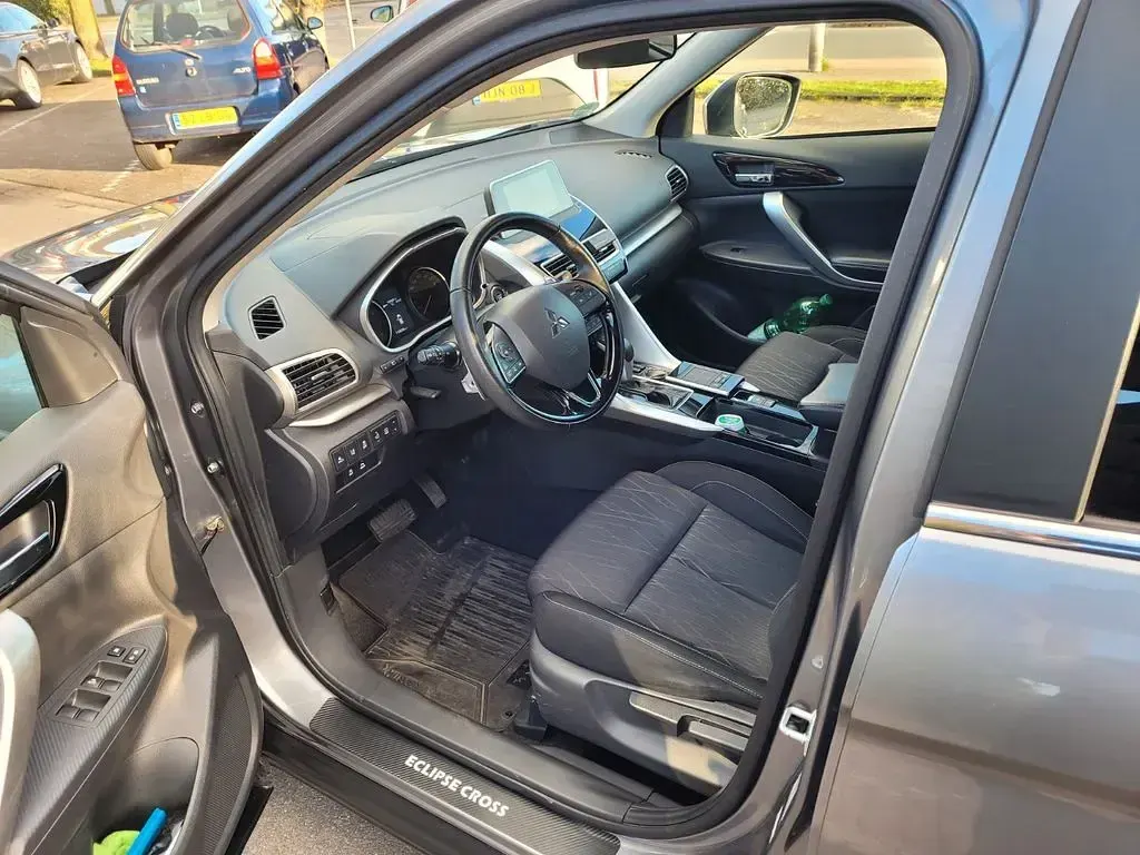 Gebraucht Mitsubishi Eclipse Cross 163 PS (119 kW) 2018 Silber SUV
