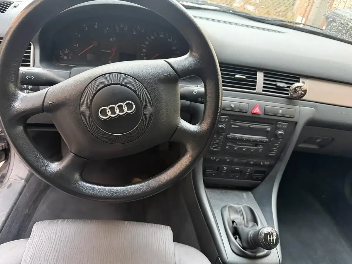 Używany Audi A6 150 KM (110 kW) 2000 Purpurowy Kombi
