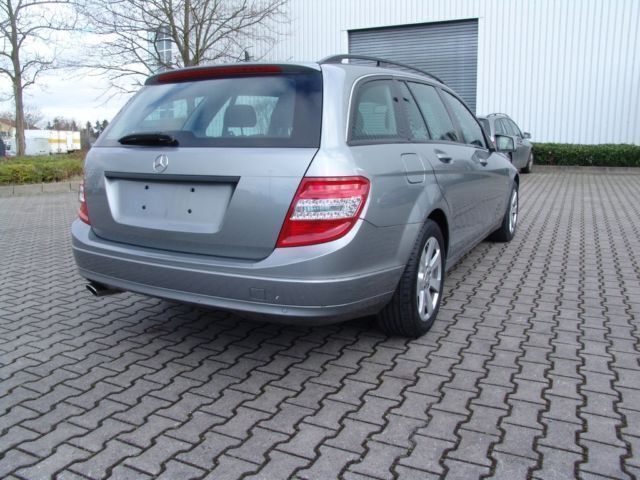 Gebraucht Mercedes C220 170 PS (125 kW) 2010 Silber metallic Kombi