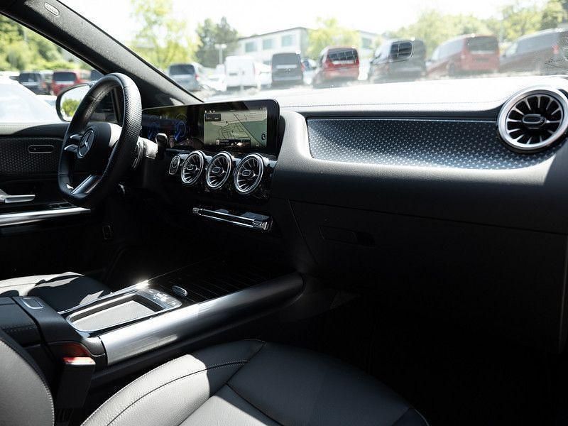 Gebraucht Mercedes EQA300 AMG 167 kW (228 PS) 2024 Schwarz kosmosschwarz metallic SUV