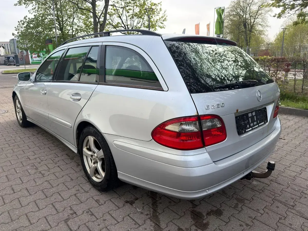Gebraucht Mercedes E220 170 PS (125 kW) 2008 Grau Kombi