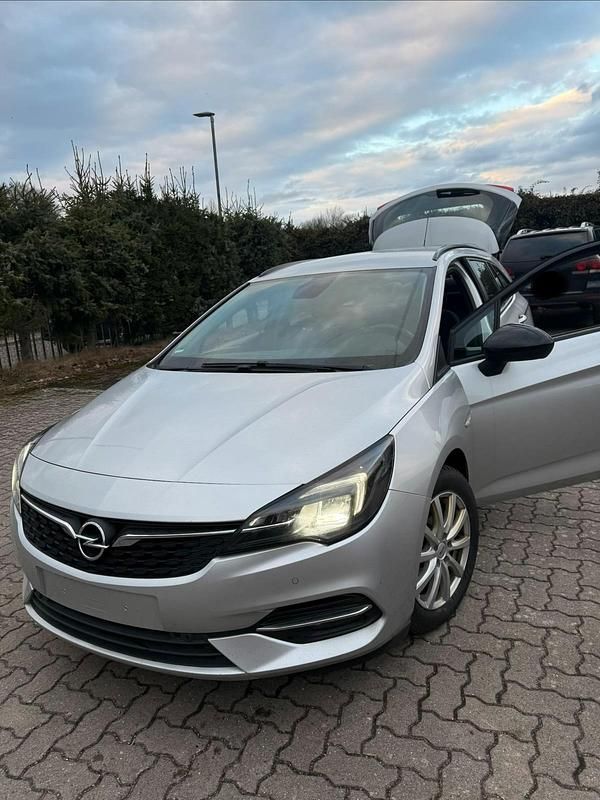 Gebraucht Opel Astra 122 PS (89 kW) 2021 Silber Kombi