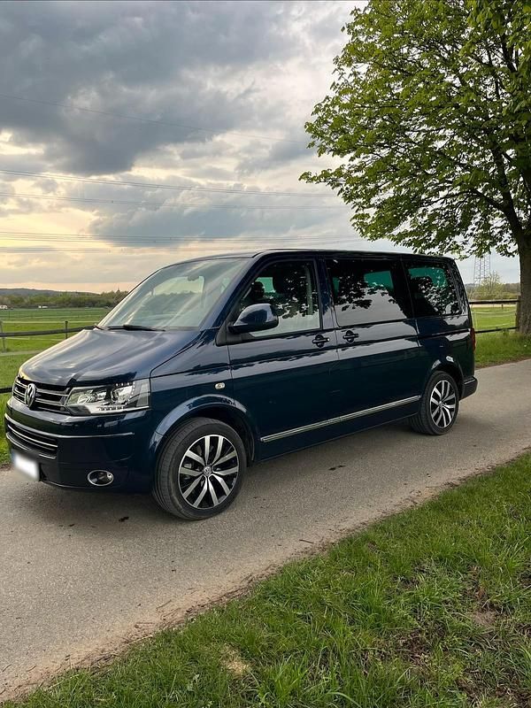Usata VW Multivan 178 CV (130 kW) 2016 Blu Monovolume
