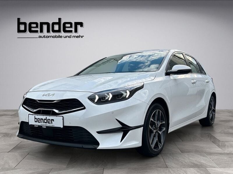 Weiß Gebraucht 2022 Kia Ceed Spirit Limousine | 22.590 € (Fairer Preis) - Bild 1/4