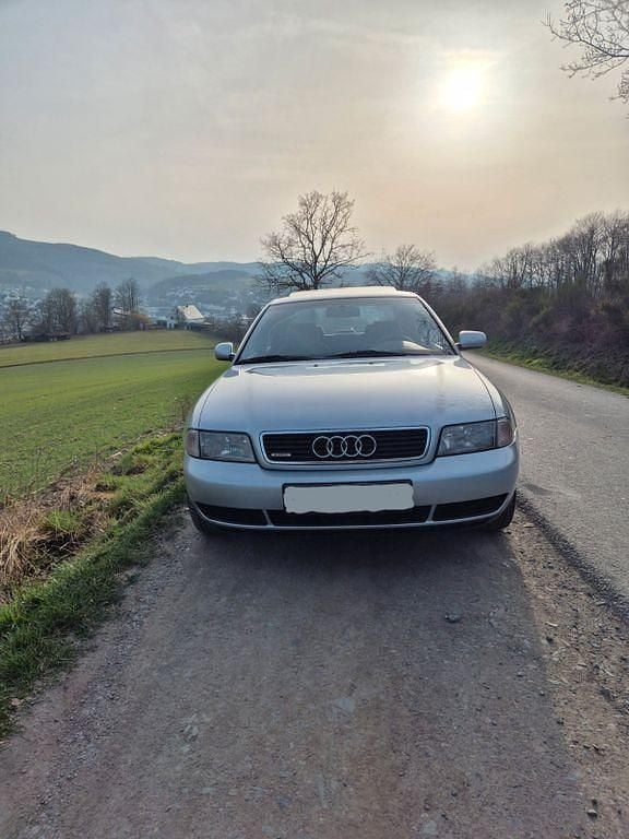 Gebraucht Audi A4 165 PS (121 kW) 1998 Silber Limousine