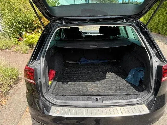 Gebraucht VW Passat 122 PS (89 kW) 2024 Schwarz Kombi