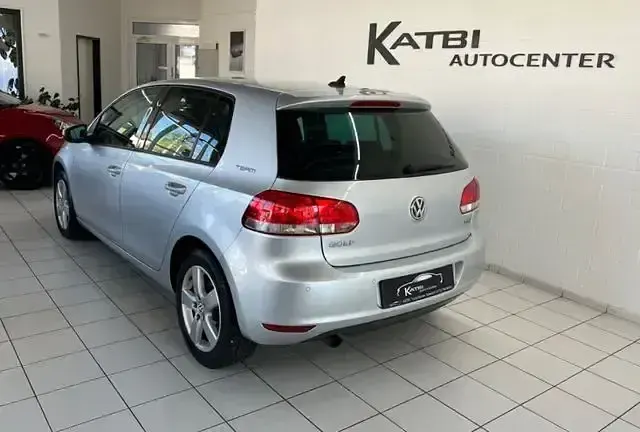 Gebraucht VW Golf VI Team 105 PS (77 kW) 2010 Silber Kleinwagen