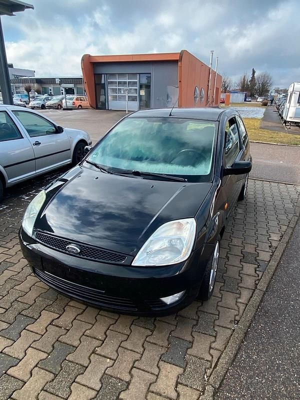 Gebraucht Ford Fiesta 80 PS (58 kW) 2003 Schwarz Kleinwagen