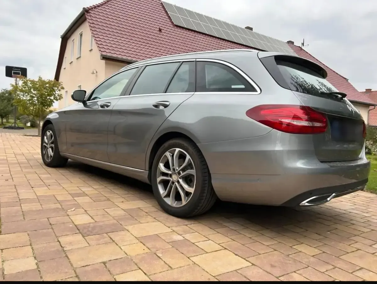 Gebraucht Mercedes C250 Avantgarde 204 PS (150 kW) 2015 Grau Kombi