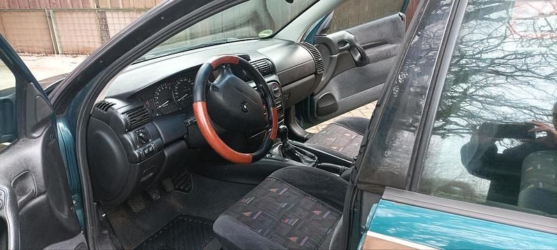 Gebraucht Opel Omega 136 PS (100 kW) 1998 Grün Limousine