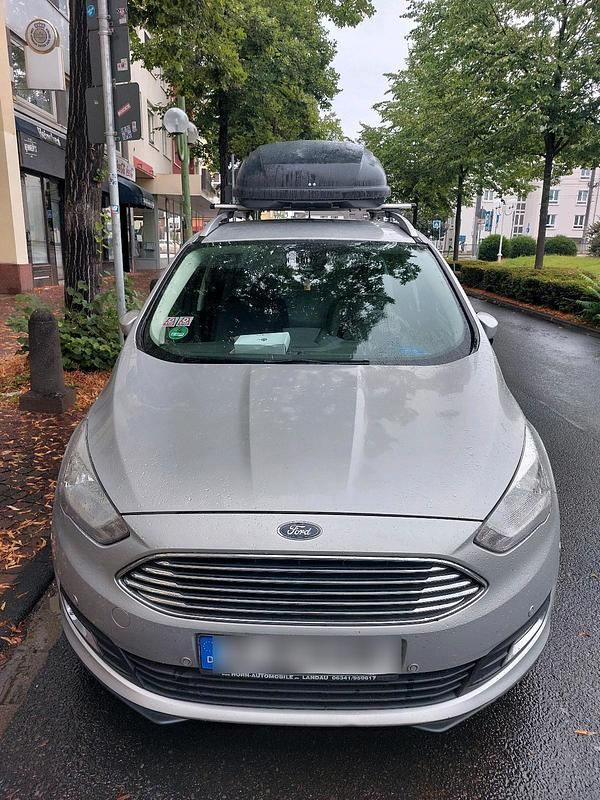 Silber Gebraucht 2018 Ford Grand C-Max Van / Kleinbus | 15.500 € - Bild 1/4