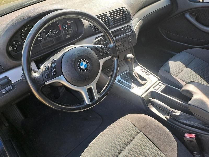 Gebraucht BMW 318 118 PS (86 kW) 2001 Blau Kombi