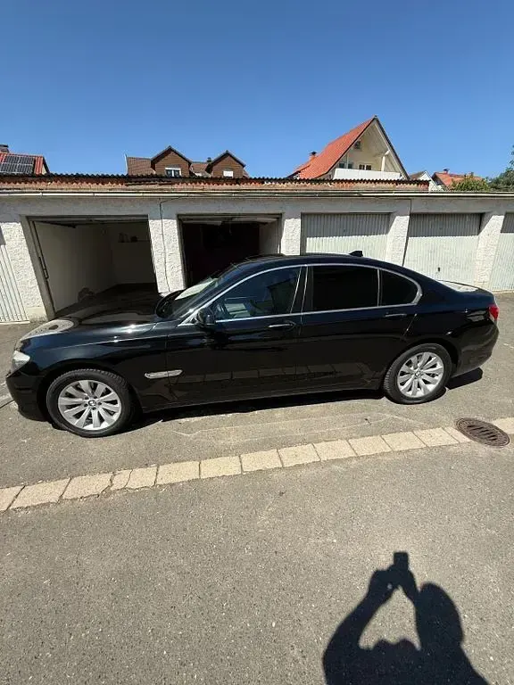 Gebraucht BMW 740 326 PS (239 kW) 2009 Schwarz Limousine