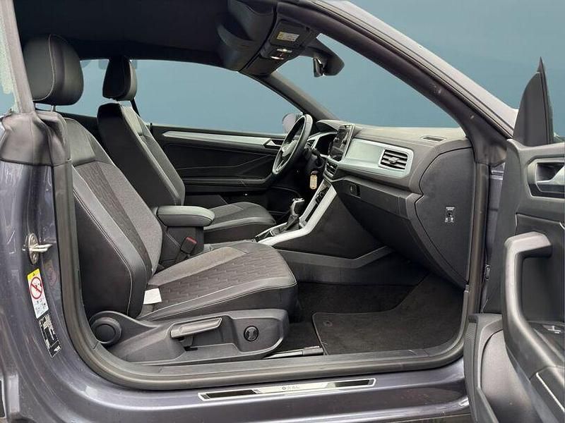 Gebraucht VW T-Roc 150 PS (110 kW) 2025 Grau SUV