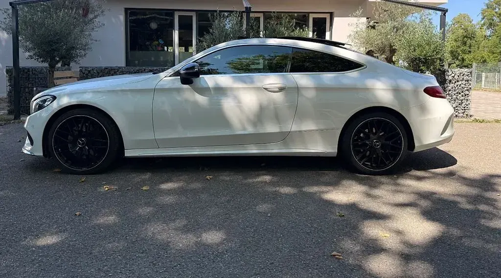Gebraucht Mercedes C250 AMG line 211 PS (155 kW) 2016 Weiß Coupé