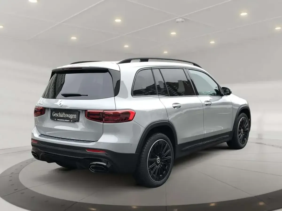 Gebraucht Mercedes GLB200 AMG 163 PS (119 kW) 2026 Grau SUV