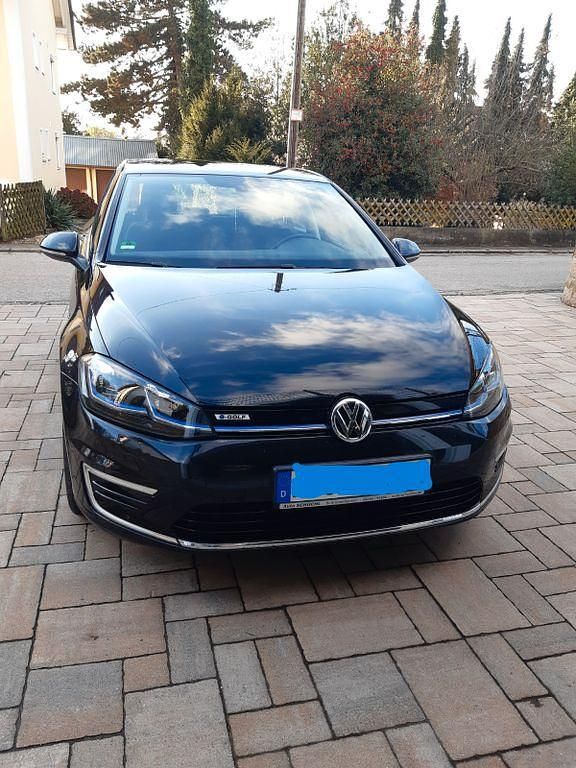 Schwarz Gebraucht 2020 VW e-Golf Kleinwagen | 17.900 € (Etwas zu teuer) - Bild 1/4