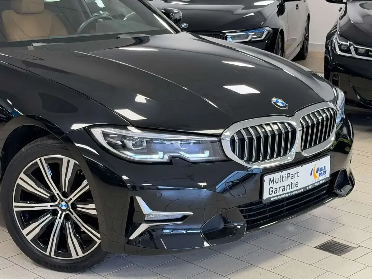 Gebraucht BMW 320 Luxury Line 190 PS (139 kW) 2022 Schwarz Kombi