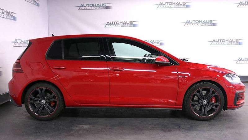 Gebraucht VW Golf VII GTI 245 PS (180 kW) 2018 Tornadorot Kleinwagen