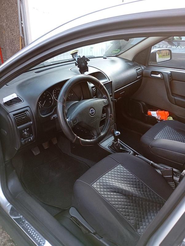 Gebraucht Opel Astra 84 PS (61 kW) 2004 Silber Limousine