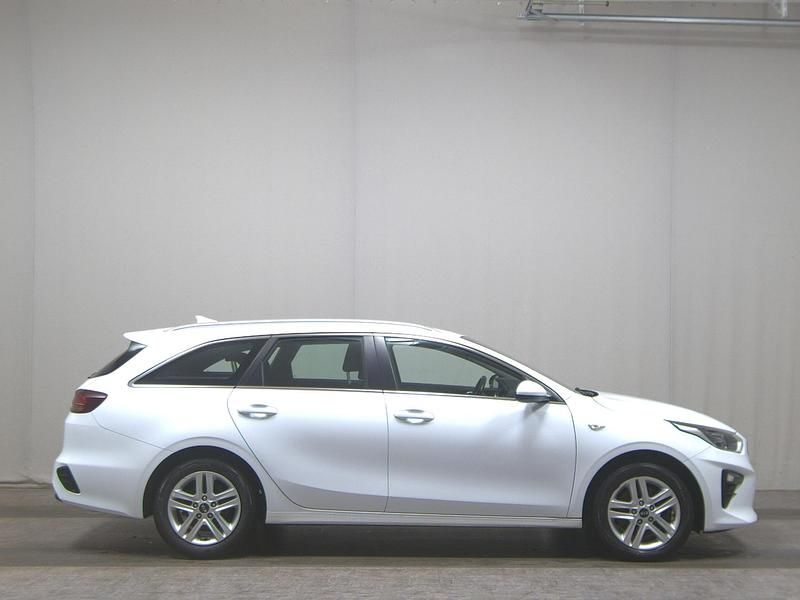 Weiss Gebraucht 2020 Kia Ceed Sportswagon Vision Kombi | 12.980 € (Guter Preis) - Bild 1/4