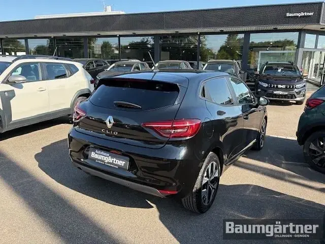 Begagnad Renault Clio V Evolution 91 HK (66 kW) 2024 Svart Halvkombi