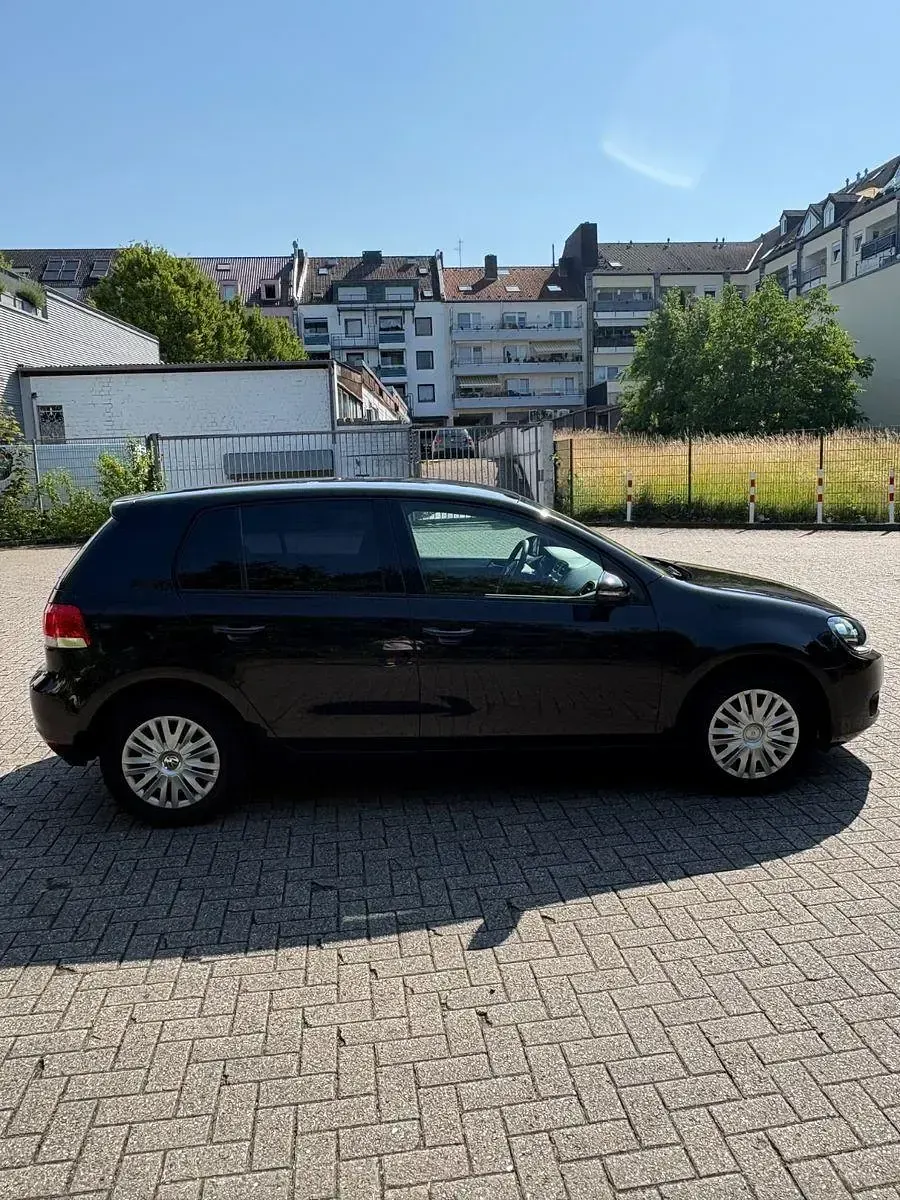 Gebraucht VW Golf VI 86 PS (63 kW) 2010 Schwarz Kleinwagen