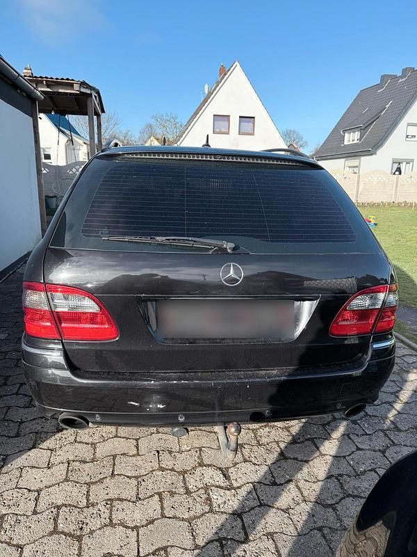 Second-hand Mercedes E280 190 CP (139 kW) 2008 Negru Break