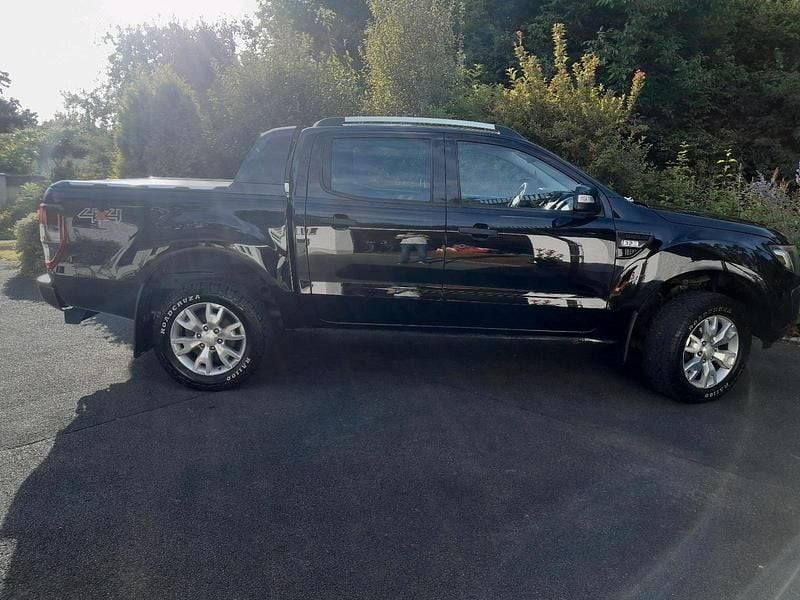 Schwarz Gebraucht 2014 Ford Ranger Wildtrack Abholung | 18.900 € (Teuer) - Bild 1/4