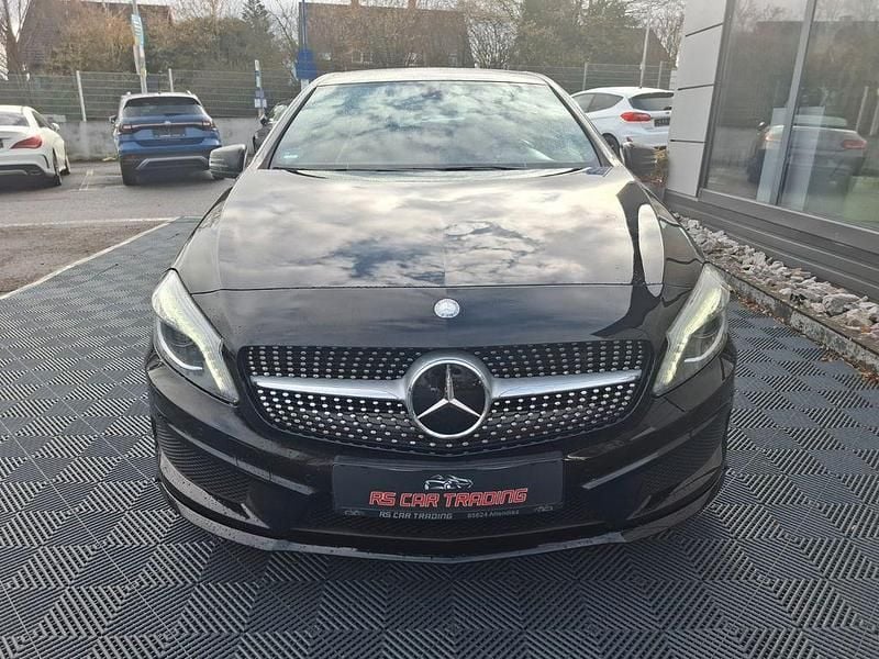 Gebraucht Mercedes A180 AMG line 122 PS (89 kW) 2015 Schwarz Limousine