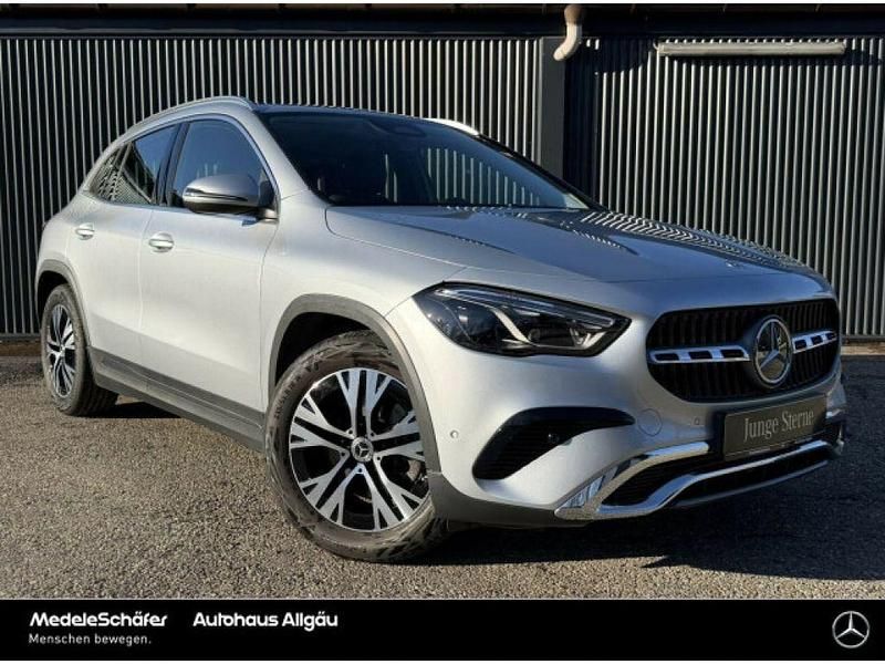 Gebraucht Mercedes GLA220 190 PS (139 kW) 2024 Lack hightechsilber (metallic) SUV