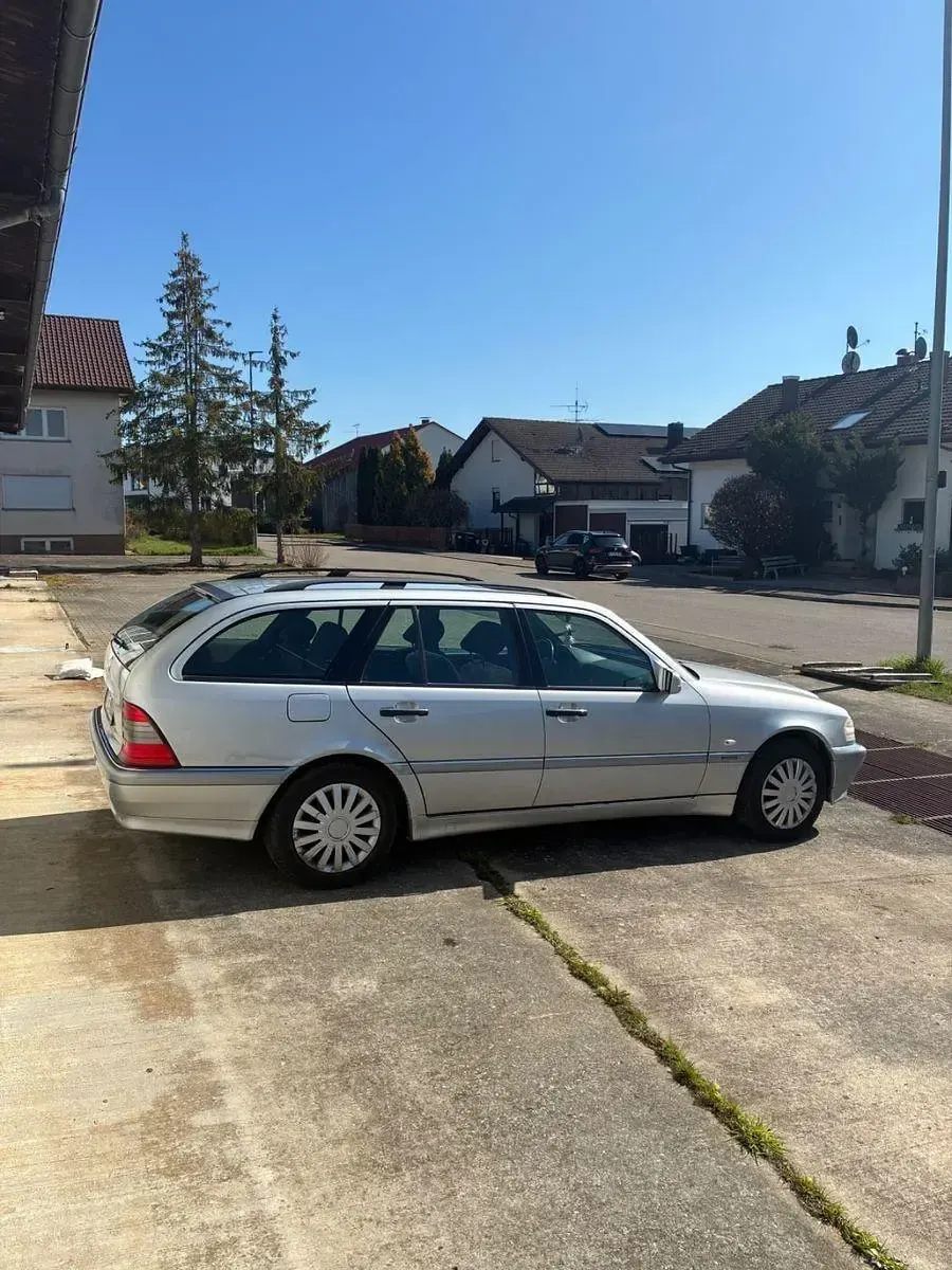 Gebraucht Mercedes C180 Elegance 122 PS (89 kW) 1997 Silber Kombi