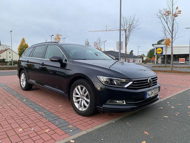 Schwarz Gebraucht 2015 VW Passat Comfortline Kombi | 11.990 € (Superpreis) - Bild 1/4