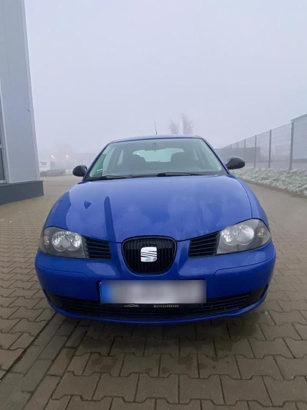 Blau Gebraucht 2002 Seat Ibiza Kleinwagen | 550 € (Guter Preis) - Bild 1/4