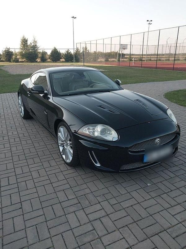 Schwarz Gebraucht 2011 Jaguar XKR R Coupé | 27.990 € - Bild 1/4