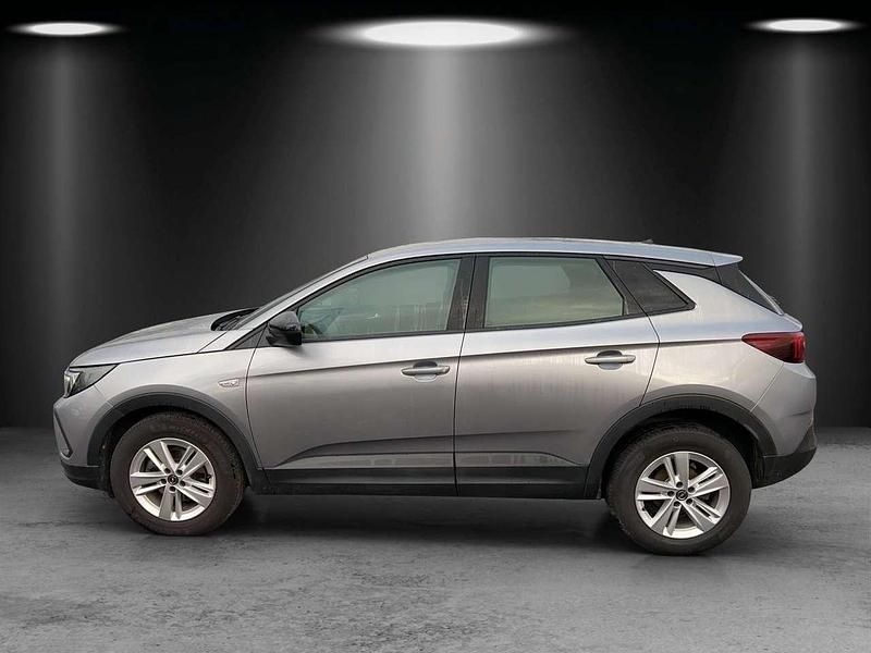 Gebraucht Opel Grandland X Basis 131 PS (96 kW) 2022 Tiefquarz grau/quarz silber SUV