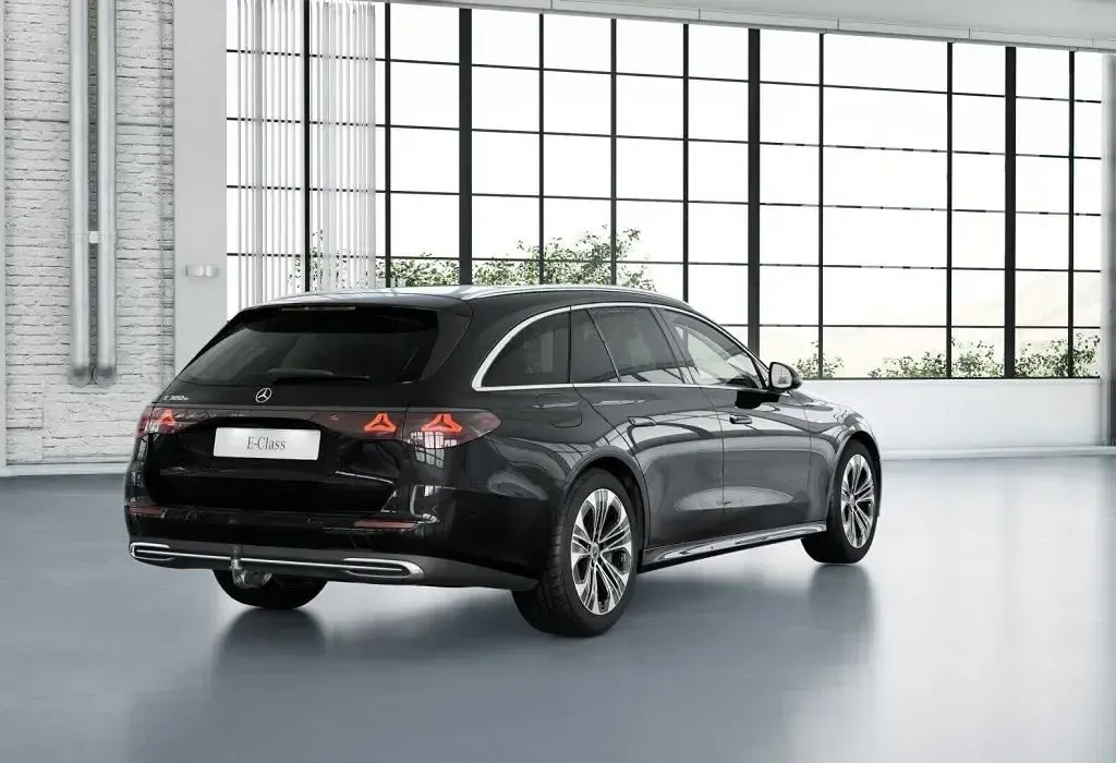 Gebraucht Mercedes E300 Avantgarde 204 PS (150 kW) 2025 Schwarz metalliclack obsidians Kombi
